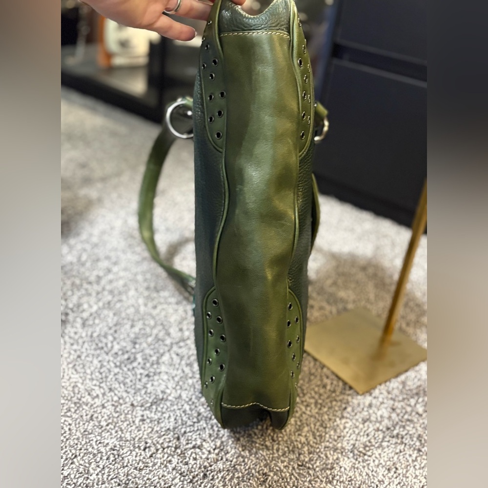 Michael Kors vintage two-tone green pebbled leather hobo with grommets. - Picture 13 of 14